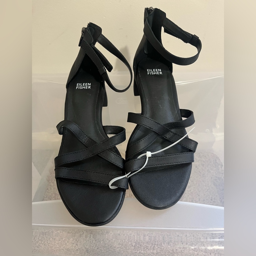 Eileen Fisher NWOT Black Strappy Sandals Size 8 - Picture 2 of 7